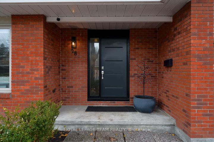 Photo 2 at 28 Holitman Drive, Nepean (Knollsbrook), Ottawa