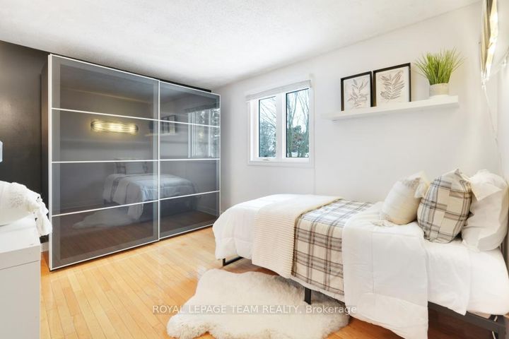 Photo 10 at 28 Holitman Drive, Nepean (Knollsbrook), Ottawa