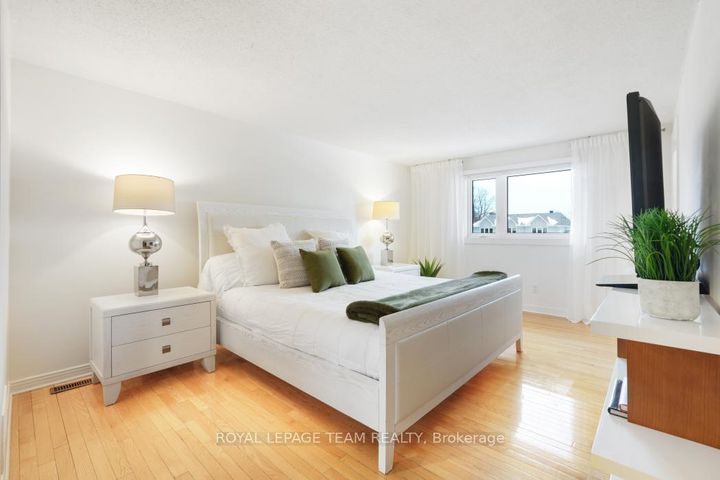 Photo 17 at 28 Holitman Drive, Nepean (Knollsbrook), Ottawa