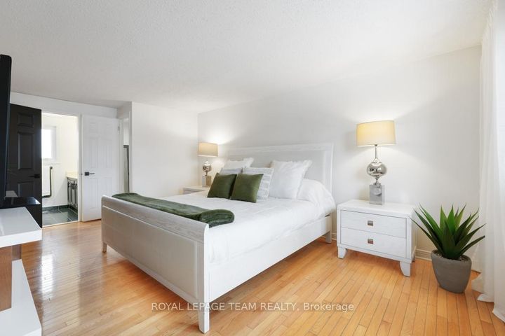 Photo 24 at 28 Holitman Drive, Nepean (Knollsbrook), Ottawa