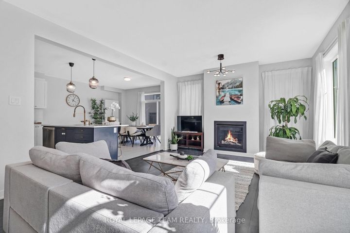 Photo 5 at 647 Cygnus Street, Nepean (Half Moon Bay), Ottawa