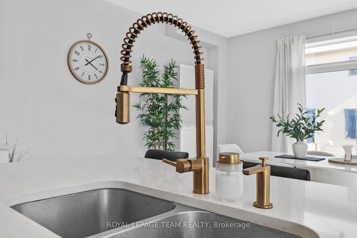 Photo 12 at 647 Cygnus Street, Nepean (Half Moon Bay), Ottawa