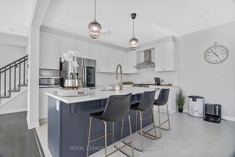 Photo 7 at 647 Cygnus Street, Nepean (Half Moon Bay), Ottawa