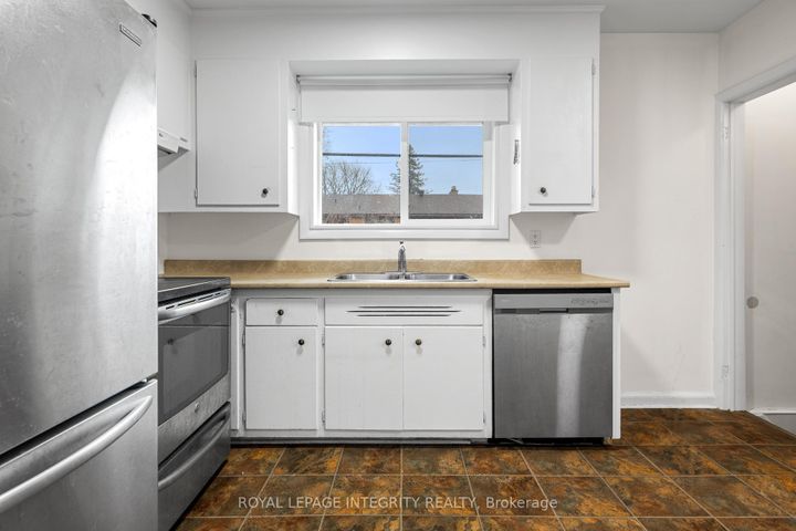 Photo 27 at 65 DAVID Drive, Nepean (Meadowlands/St. Claire Gardens), Ottawa