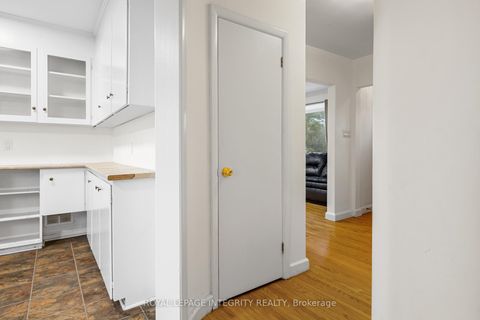 Photo 13 at 65 DAVID Drive, Nepean (Meadowlands/St. Claire Gardens), Ottawa