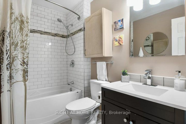 Photo 28 at 223 Longshire Circle, Nepean (Longfields), Ottawa