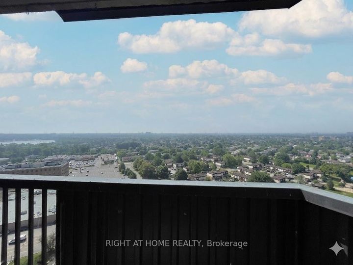 Photo 9 at 1708 - 900 Dynes Road, Nepean (Carleton Square), Ottawa