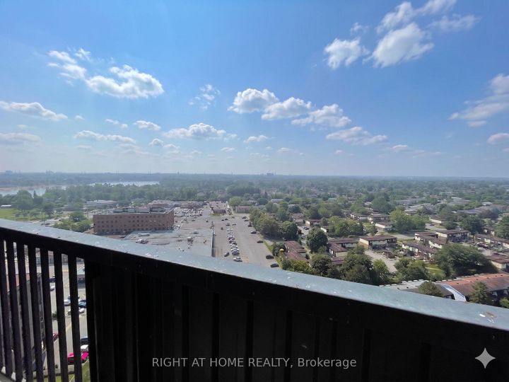 Photo 10 at 1708 - 900 Dynes Road, Nepean (Carleton Square), Ottawa