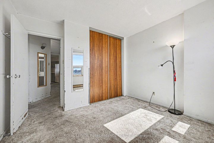 Photo 14 at 610 - 900 Dynes Road, Nepean (Carleton Square), Ottawa