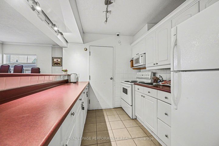 Photo 26 at 610 - 900 Dynes Road, Nepean (Carleton Square), Ottawa