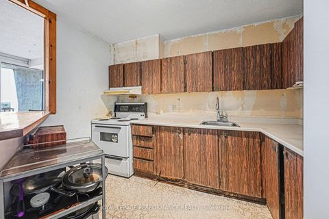 Photo 9 at 610 - 900 Dynes Road, Nepean (Carleton Square), Ottawa