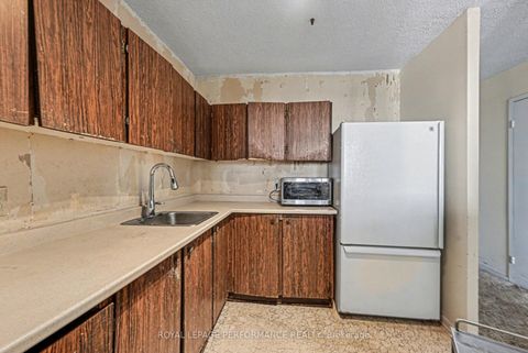 Photo 12 at 610 - 900 Dynes Road, Nepean (Carleton Square), Ottawa