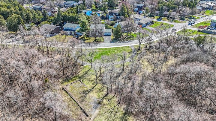 Photo 5 at 38 Beaver Ridge, Nepean (City View/Skyline/Fisher Heights/Parkwood Hills), Ottawa