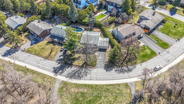 Photo 6 at 38 Beaver Ridge, Nepean (City View/Skyline/Fisher Heights/Parkwood Hills), Ottawa