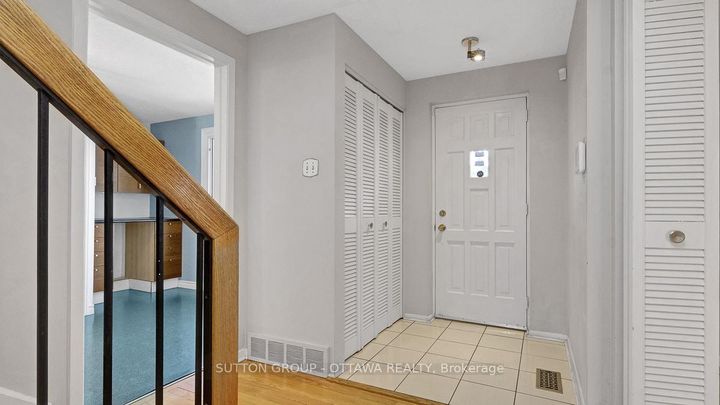 Photo 9 at 38 Beaver Ridge, Nepean (City View/Skyline/Fisher Heights/Parkwood Hills), Ottawa