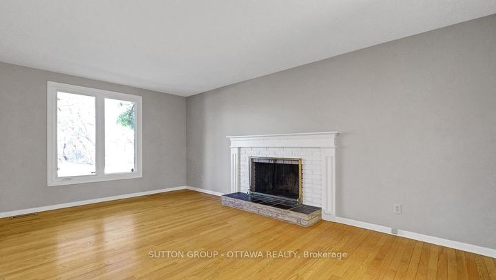 Photo 10 at 38 Beaver Ridge, Nepean (City View/Skyline/Fisher Heights/Parkwood Hills), Ottawa