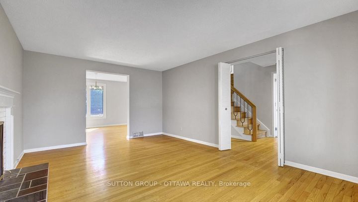 Photo 13 at 38 Beaver Ridge, Nepean (City View/Skyline/Fisher Heights/Parkwood Hills), Ottawa