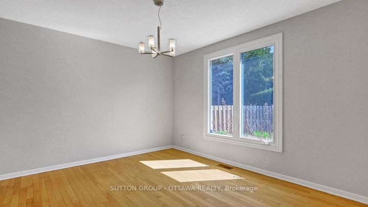 Photo 15 at 38 Beaver Ridge, Nepean (City View/Skyline/Fisher Heights/Parkwood Hills), Ottawa