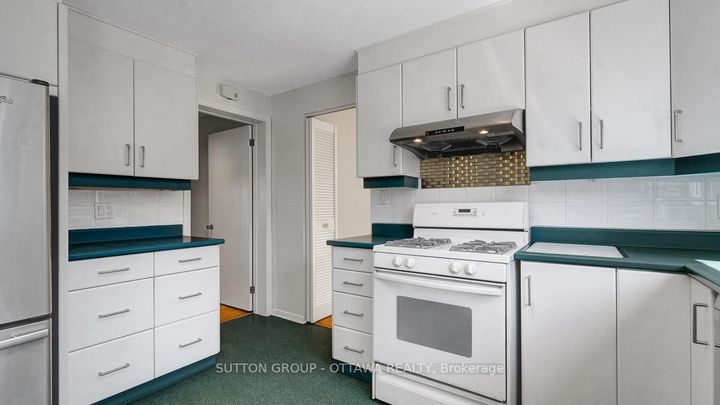 Photo 19 at 38 Beaver Ridge, Nepean (City View/Skyline/Fisher Heights/Parkwood Hills), Ottawa