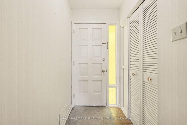 Photo 3 at 13 Beaumaris Drive, Nepean (Bruce Farm/Graham Park/Qualicum/Bellands), Ottawa