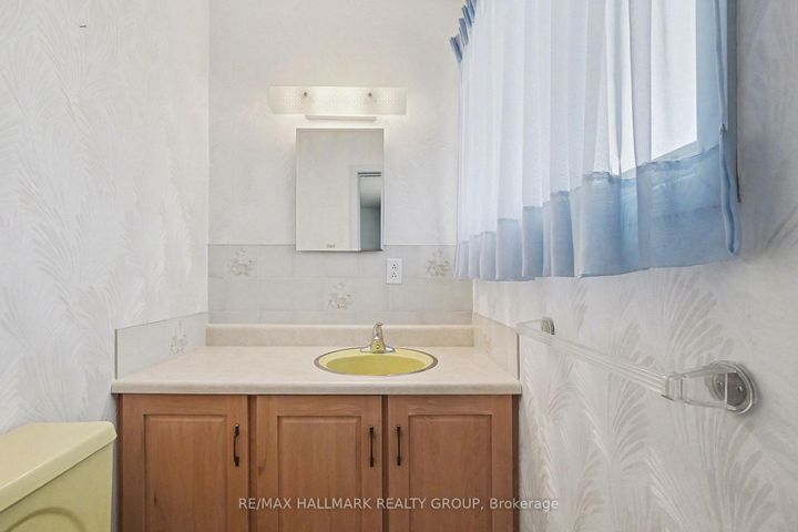 Photo 12 at 13 Beaumaris Drive, Nepean (Bruce Farm/Graham Park/Qualicum/Bellands), Ottawa