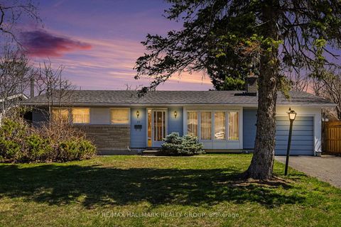 Photo 1 at 13 Beaumaris Drive, Nepean (Bruce Farm/Graham Park/Qualicum/Bellands), Ottawa