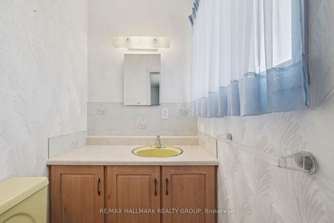 Photo 12 at 13 Beaumaris Drive, Nepean (Bruce Farm/Graham Park/Qualicum/Bellands), Ottawa