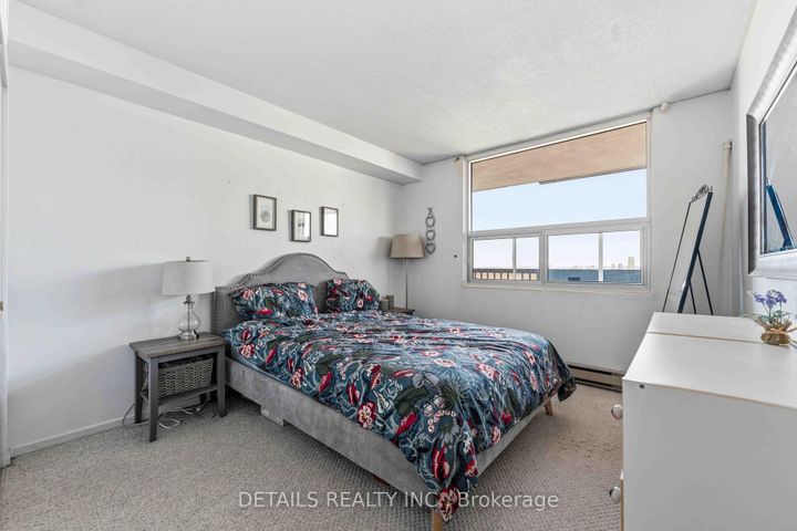 Photo 18 at 1380 Prince Of Wales Drive, Nepean (Carleton Square), Ottawa