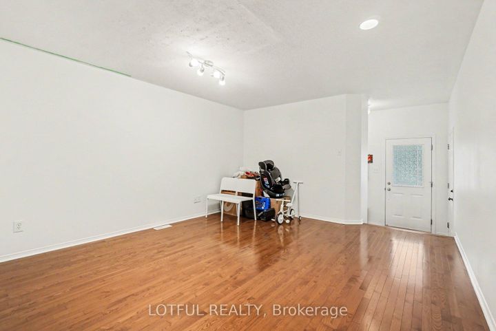 Photo 3 at 3 Collington Street, Nepean (Barrhaven East), Ottawa