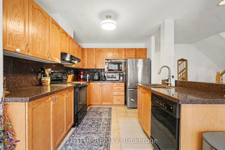 Photo 9 at 3 Collington Street, Nepean (Barrhaven East), Ottawa