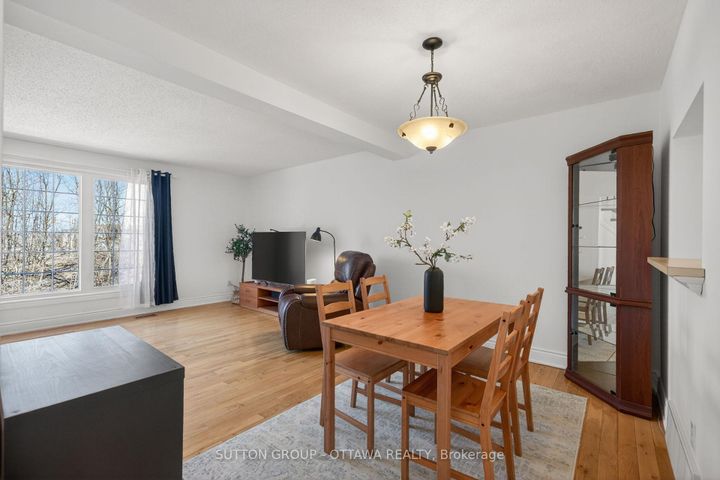 Photo 12 at 285 Monterey Drive, Nepean (Leslie Park), Ottawa