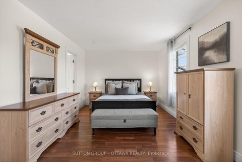 Photo 15 at 285 Monterey Drive, Nepean (Leslie Park), Ottawa