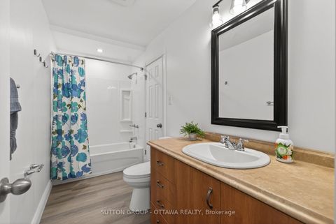 Photo 18 at 285 Monterey Drive, Nepean (Leslie Park), Ottawa