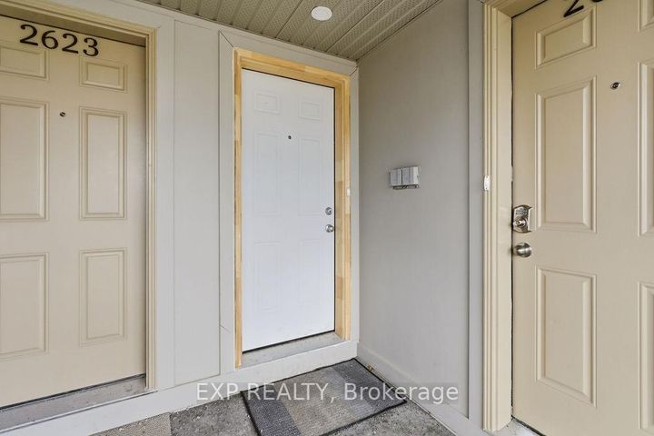 Photo 2 at 32 - 2621 Longfields Drive, Nepean (Stonebridge), Ottawa