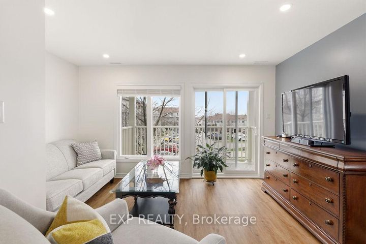 Photo 8 at 32 - 2621 Longfields Drive, Nepean (Stonebridge), Ottawa