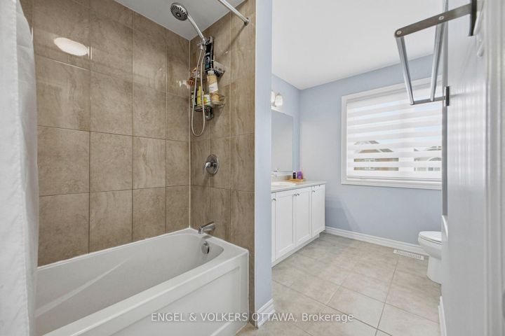 Photo 21 at 139 Switch Grass Crescent, Nepean (Half Moon Bay), Ottawa