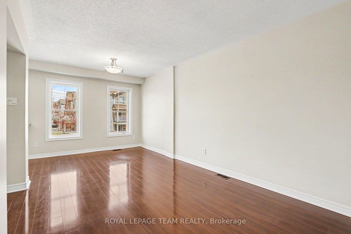 Photo 8 at 2100 Madrid Avenue, Nepean (Heritage Park), Ottawa