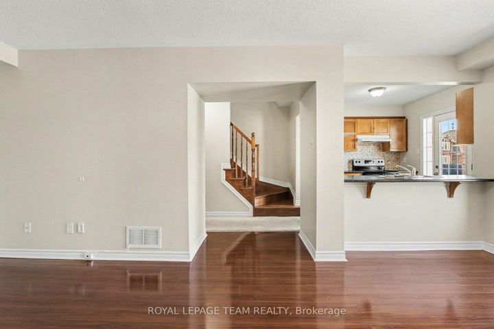 Photo 11 at 2100 Madrid Avenue, Nepean (Heritage Park), Ottawa