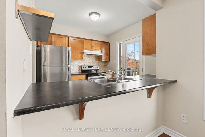 Photo 12 at 2100 Madrid Avenue, Nepean (Heritage Park), Ottawa