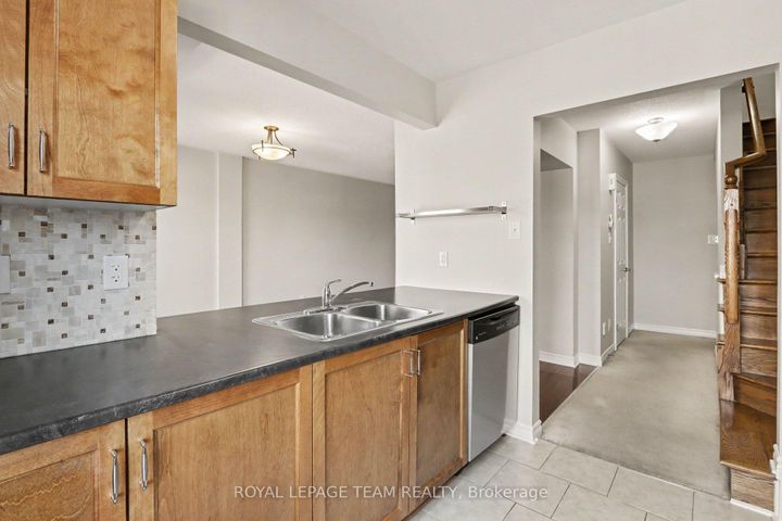 Photo 17 at 2100 Madrid Avenue, Nepean (Heritage Park), Ottawa