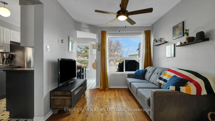 Photo 4 at 19 Mullcraft Crescent, Nepean (Longfields), Ottawa