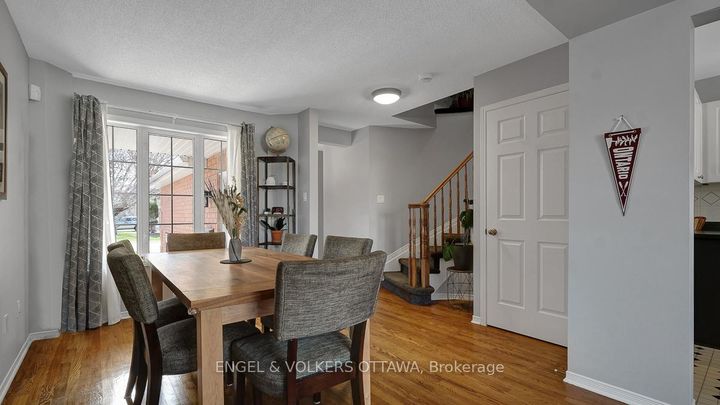 Photo 7 at 19 Mullcraft Crescent, Nepean (Longfields), Ottawa