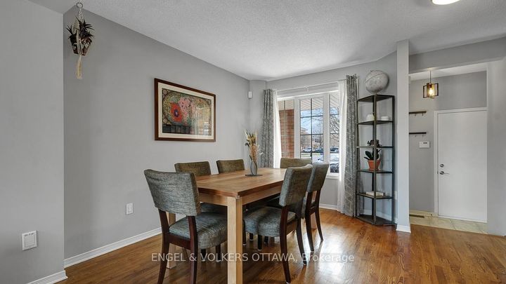 Photo 9 at 19 Mullcraft Crescent, Nepean (Longfields), Ottawa