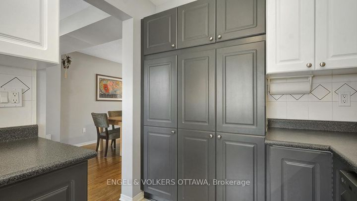 Photo 13 at 19 Mullcraft Crescent, Nepean (Longfields), Ottawa