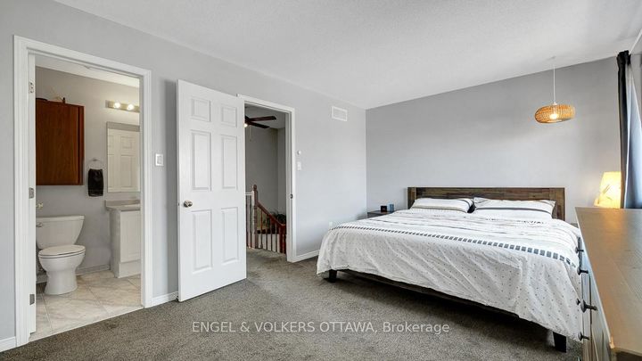 Photo 18 at 19 Mullcraft Crescent, Nepean (Longfields), Ottawa