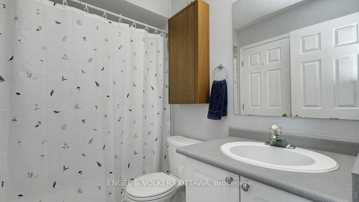 Photo 19 at 19 Mullcraft Crescent, Nepean (Longfields), Ottawa