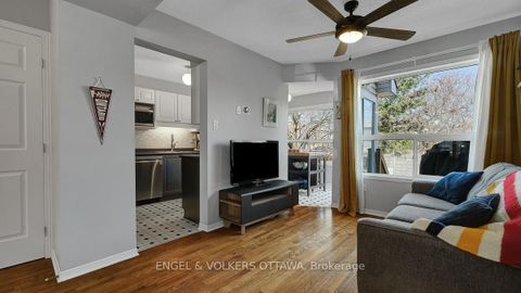 Photo 5 at 19 Mullcraft Crescent, Nepean (Longfields), Ottawa