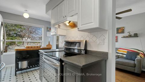 Photo 12 at 19 Mullcraft Crescent, Nepean (Longfields), Ottawa