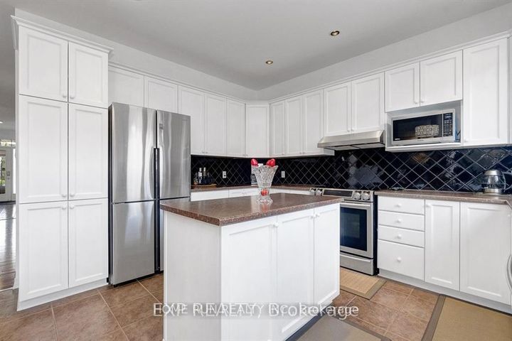 Photo 12 at 122 Rodeo Drive, Nepean (Longfields), Ottawa