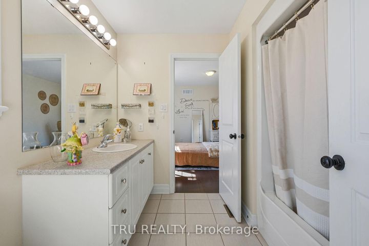 Photo 25 at 380 Blackleaf Drive, Nepean (Stonebridge), Ottawa